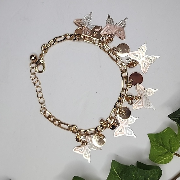 Gold Figaro Chain Anklet Bracelet with Tricolor Gold Butterfly Charms - Picture 8 of 8